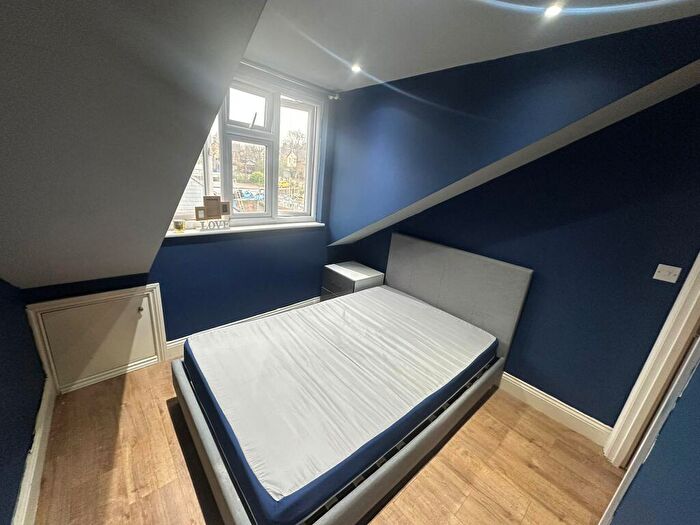 2 Bedroom Flat To Rent In Flat A, Lind Road, Sutton, SM1