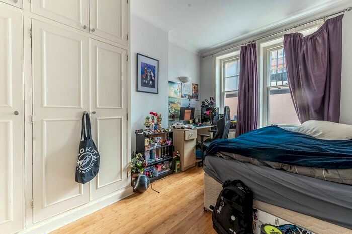 2 Bedroom Flat To Rent In Park Walk, Chelsea, London, SW10