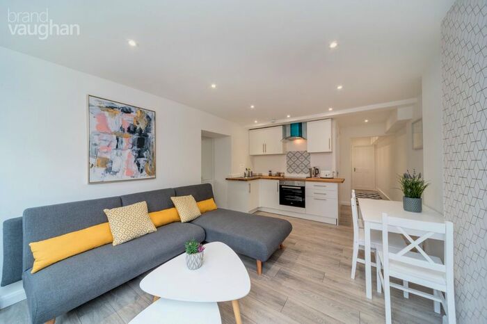2 Bedroom Flat To Rent In St James Street, Brighton, BN2