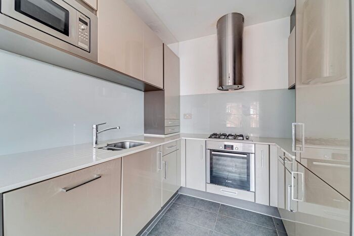 2 Bedroom Flat To Rent In Canfield Gardens, South Hampstead, London, NW6