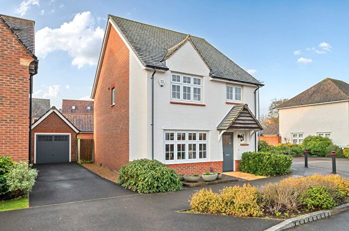 4 Bedroom Detached House For Sale In Goldcrest Road, Bracknell, Berkshire, RG12