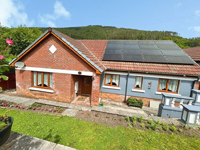 3 Bedroom Detached Bungalow For Sale In Pentwyn Road, Cynonville, SA13