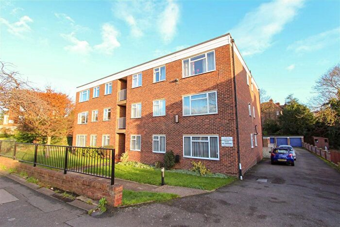 2 Bedroom Flat To Rent In The Dell, Harefield Road, Uxbridge, UB8