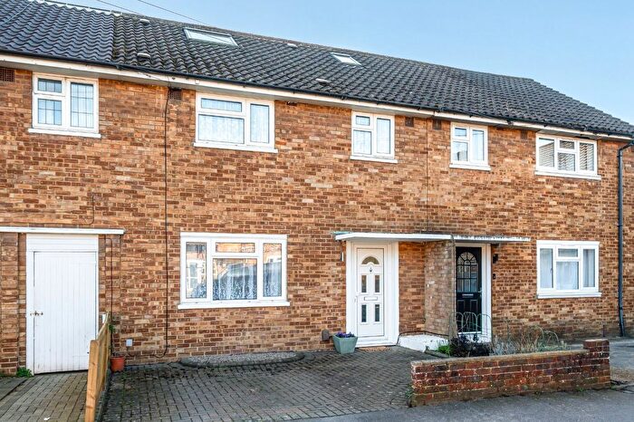 4 Bedroom Terraced House For Sale In Catherine Close, Byfleet, West Byfleet, KT14