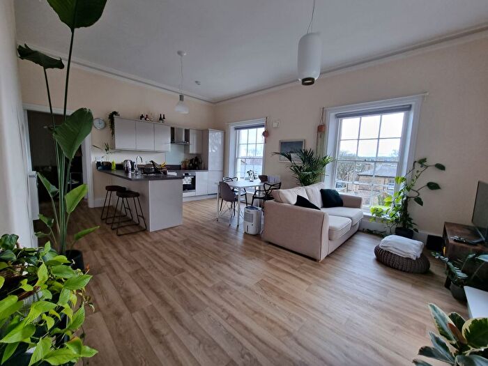 2 Bedroom Flat To Rent In Broomgrove Mews, Sheffield, S10