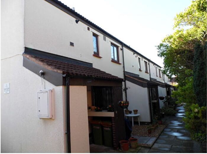 1 Bedroom Flat To Rent In York Avenue, CH48