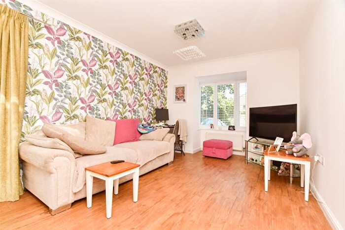 5 Bedroom Detached House For Sale In Donald Gardens, Hookwood, Horley, Surrey, RH6