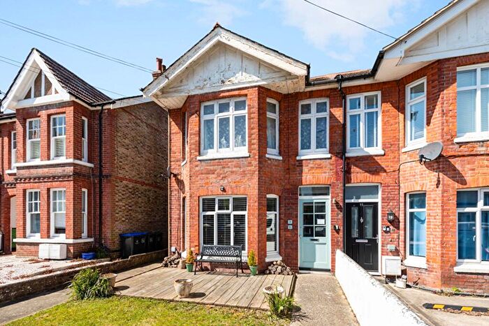 2 Bedroom Flat For Sale In Valencia Road, Worthing, BN11