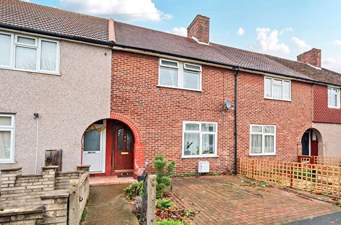 3 Bedroom Terraced House For Sale In Valence Wood Road, Dagenham, RM8