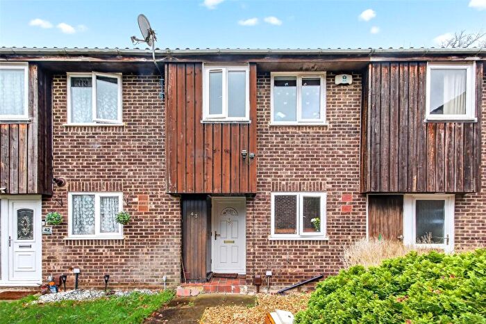 3 Bedroom Terraced House For Sale In Greenham Wood, Bracknell, Berkshire, RG12