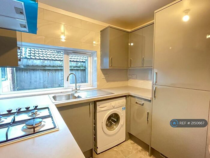 3 Bedroom Terraced House To Rent In Lodge Road, Redditch, B98