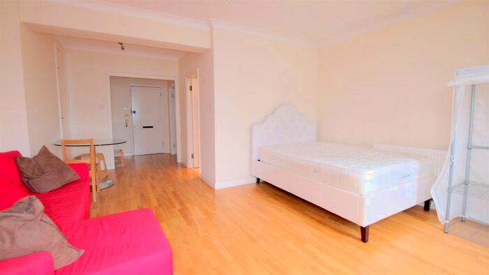 Studio To Rent In Warren Court, Euston, NW1