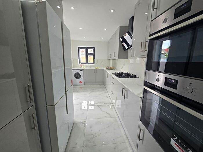4 Bedroom Terraced House To Rent In Northcote Avenue, Southall, UB1
