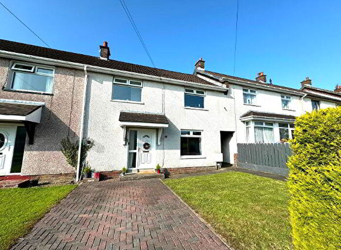3 Bedroom Mid Terraced House For Sale In Knocksallagh Park, Carrickfergus, BT38