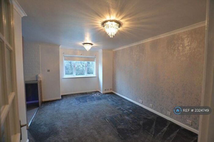 2 Bedroom Flat To Rent In Mahon Court, Moodiesburn, Glasgow, G69