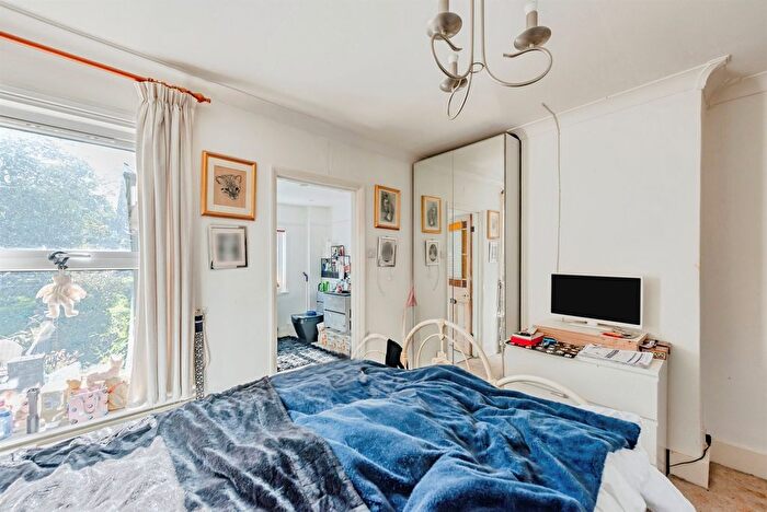 2 Bedroom Terraced House For Sale In Crescent Road, Bletchingley, Redhill, RH1