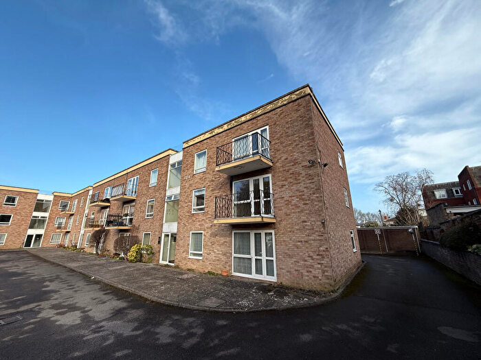 2 Bedroom Flat To Rent In Overton Court, Cheltenham, GL50