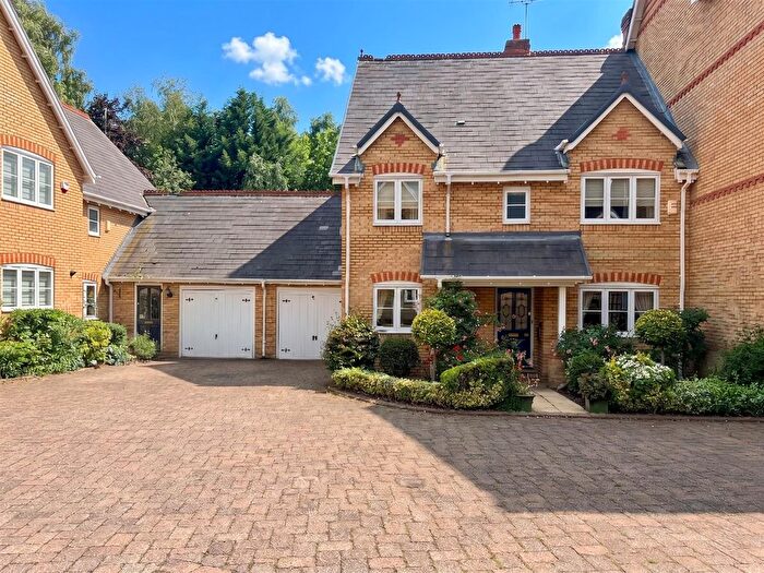 3 Bedroom Semi-detached House For Sale In Groby Road, Altrincham, WA14