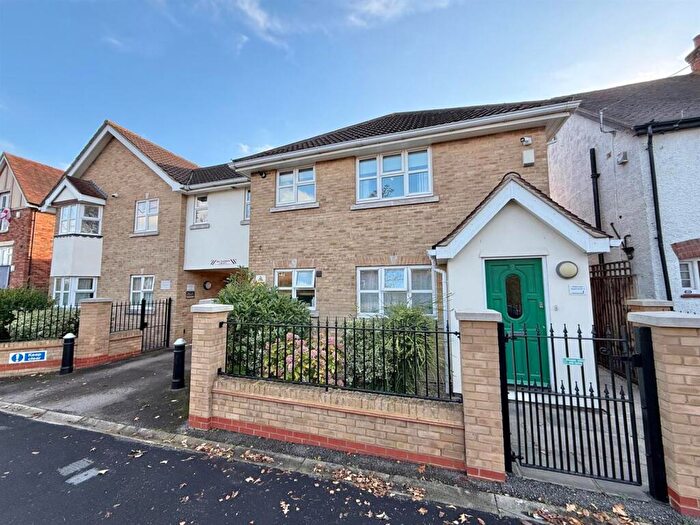 2 Bedroom Apartment To Rent In Rayleigh Road, Hutton, Brentwood, CM13