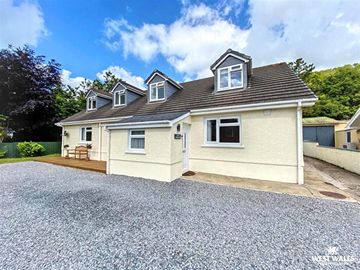 4 Bedroom Detached Bungalow For Sale In Llanmiloe, Carmarthen, SA33