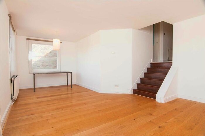 3 Bedroom Flat To Rent In Fortess Road, Kentish Town, NW5
