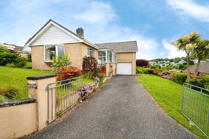 3 Bedroom Detached Bungalow For Sale In Meadowside, Launceston, PL15
