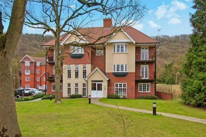 2 Bedroom Flat To Rent In Scarlett Avenue, Wendover, Aylesbury, HP22