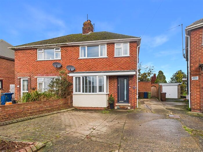 3 Bedroom Semi Detached House For Sale In Orchard Way, Churchdown, Gloucester, GL3