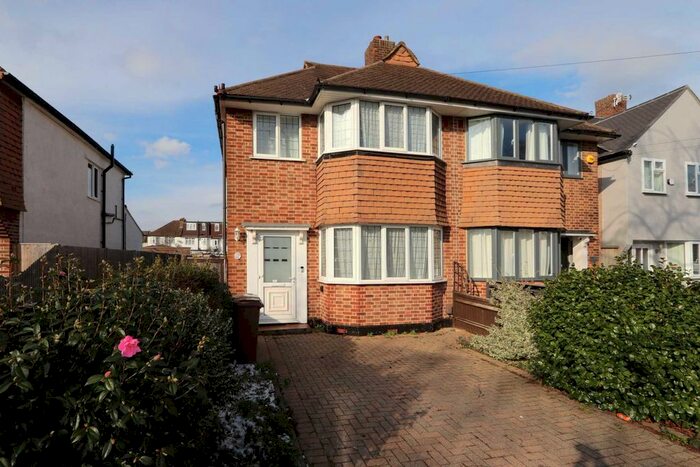 3 Bedroom Semi-Detached House To Rent In Barrington Road, Sutton, SM3