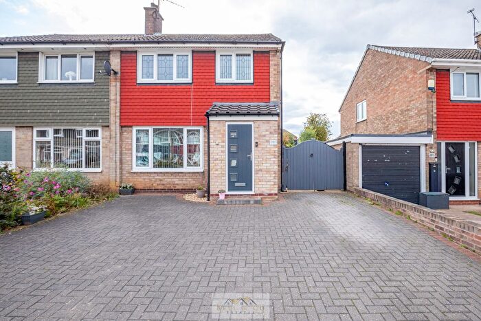 3 Bedroom Semi-detached House For Sale In Park Avenue, North Anston, S25