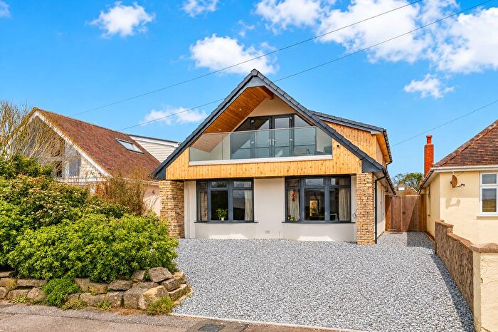 5 Bedroom Detached House For Sale In Lake Drive, Poole, BH15