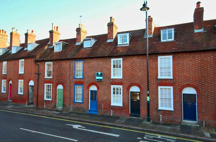 2 Bedroom Terraced House To Rent In Lymington, Hampshire SO41