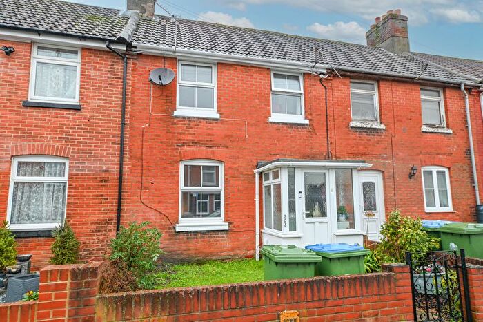 3 Bedroom Terraced House For Sale In Ludlow Road, Southampton, SO19