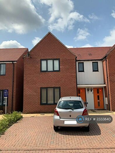 4 Bedroom Semi-Detached House To Rent In Sunliner Way, South Ockendon., RM15