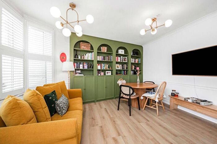 1 Bedroom Flat For Sale In High Road Leyton, Leyton, E10