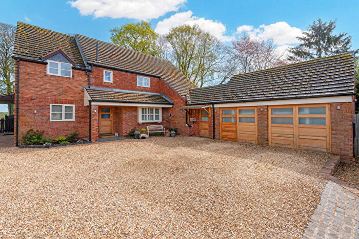 5 Bedroom Detached House For Sale In Broad Street Syresham Brackley, Northamptonshire, NN13
