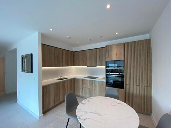 2 Bedroom Apartment To Rent In Georgette Apartments, The Silk District, E1