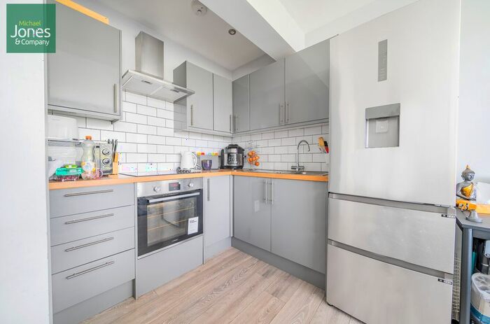 2 Bedroom Flat To Rent In High Pines, St. Botolphs Road, Worthing, West Sussex, BN11