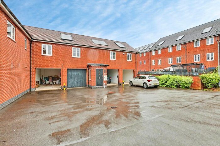 1 Bedroom Flat For Sale In Narrowboat Lane, Northampton, Northamptonshire, NN4