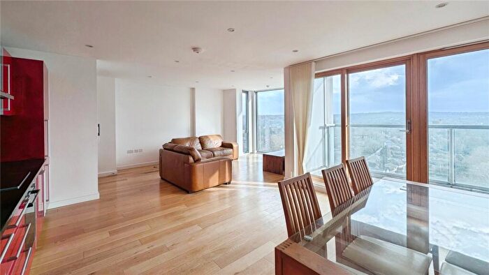 2 Bedroom Apartment To Rent In Altyre Road, Croydon, CR0