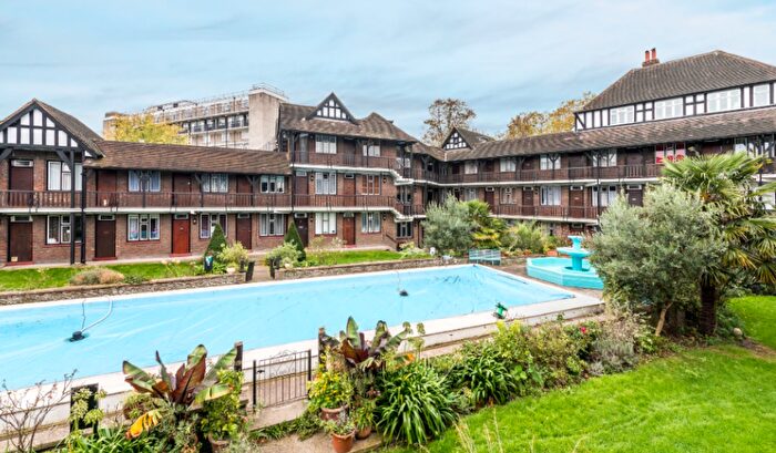 Studio For Sale In Brixton Hill, London, SW2