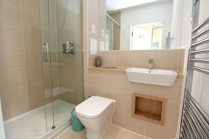 3 Bedroom Flat To Rent In Gubbins Lane, Harold Wood, RM3