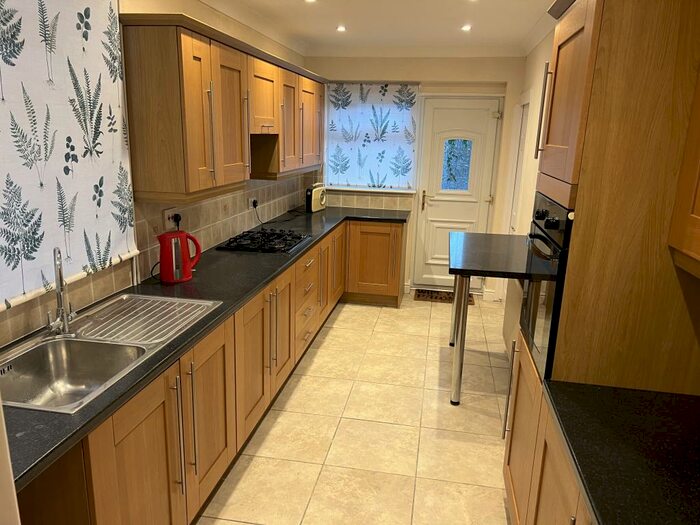 3 Bedroom House To Rent In County Road, March, PE15