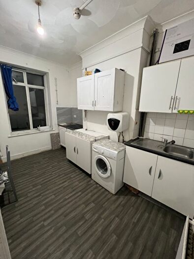 2 Bedroom Flat To Rent In Ilford, IG1