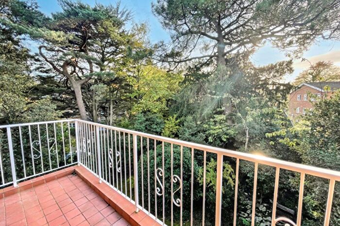 2 Bedroom Flat For Sale In Dean Park, BH1