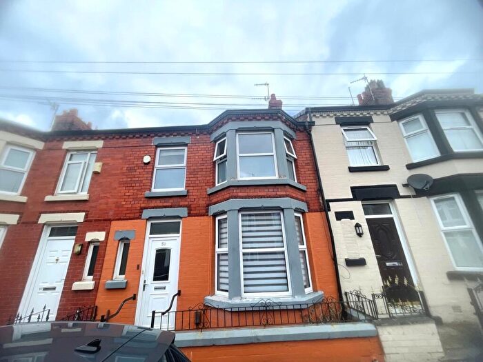 3 Bedroom Semi Detached House To Rent In Stormont Road, L19