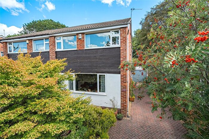 3 Bedroom Semi-Detached House For Sale In Grove Farm Crescent, Leeds, LS16
