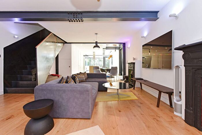 4 Bedroom Terraced House To Rent In Oxford Gardens, London, W10