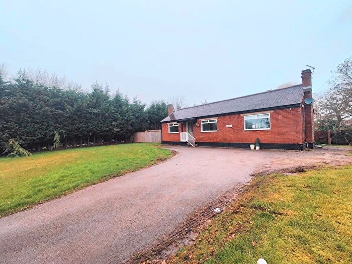 3 Bedroom Bungalow To Rent In Rough Hayes, Needwood, Burton On Trent, DE13