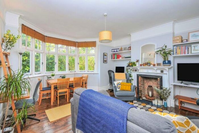 2 Bedroom Flat To Rent In Brambledown Road, Sanderstead, South Croydon, CR2